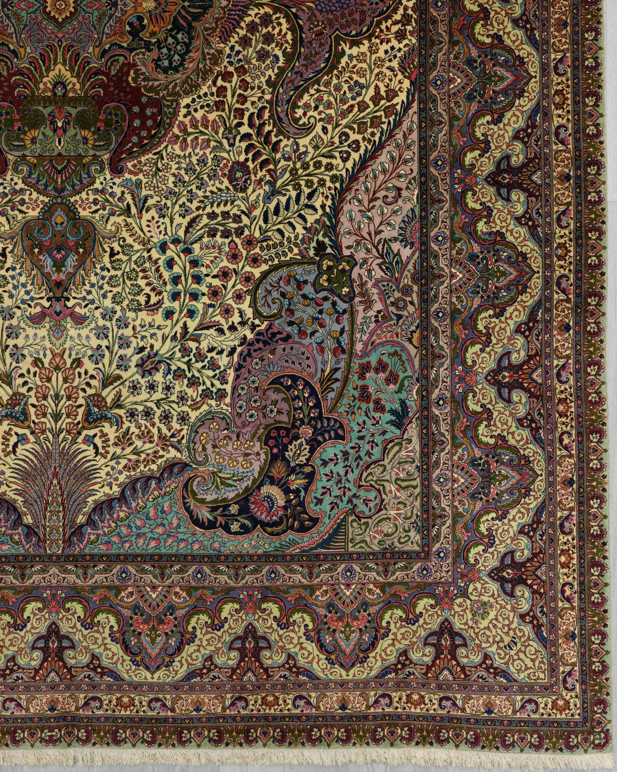 Vintage Persian Tabriz Rug Circa 1960 | 9' 10" X 13' 5" | Light Colours | Floral Medallion Design | Urban Production