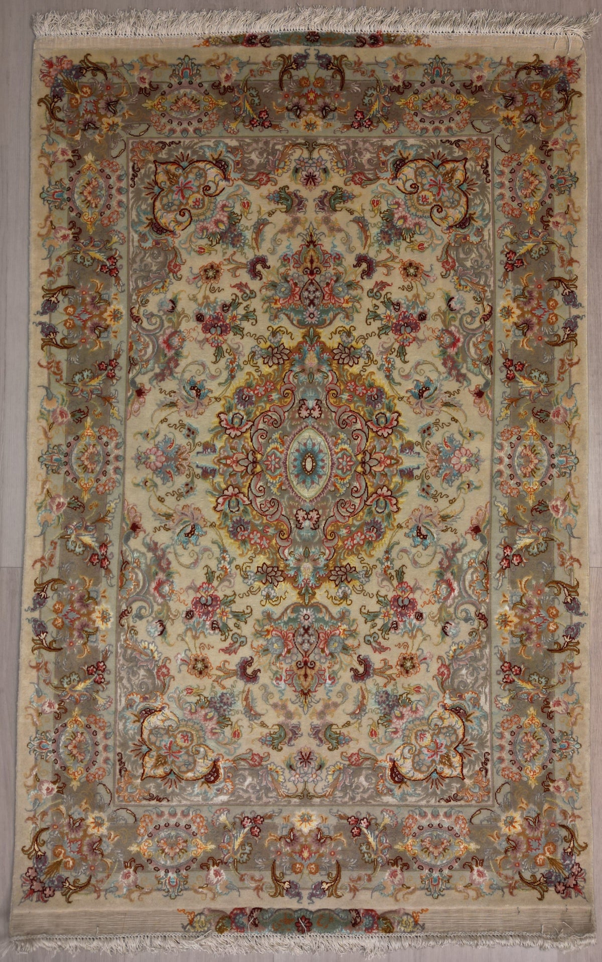 Persian Tabriz Rug | 3' 3" X 5' 1" | Ivory & Peach Colours | Urban Production | Luxury