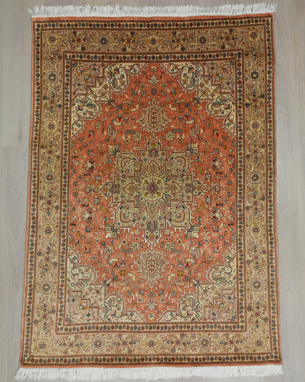 Persian Tabriz Rug | Heriz Design | 4' 10" X 6' 10" | Peach & Beige Colours | Urban Production