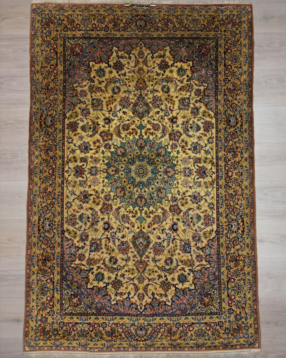 Persian Isfahan Rug | 4' 11" X 7' 6" | Beige & Blue Colours | Medallion Design | Urban Production