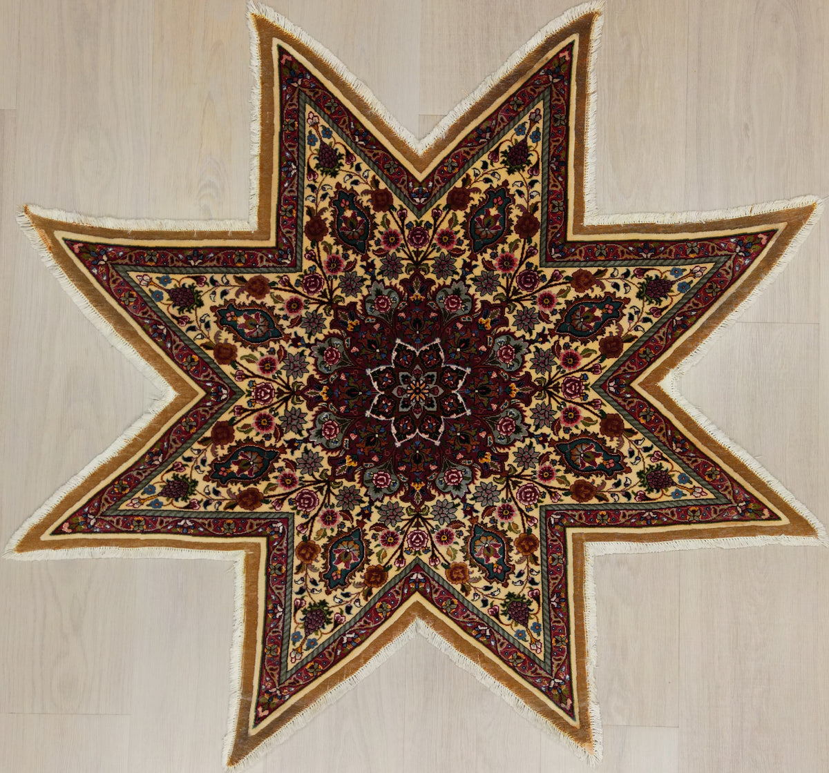 Persian Tabriz Rug | 4' 11" X 4' 11" | Light Colours | Floral Medallion Design | Urban Production