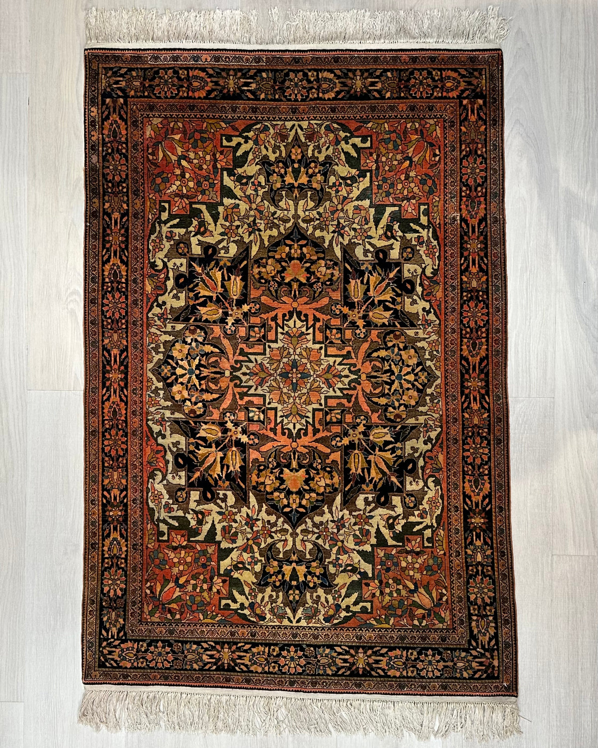 Antique Persian Sarough Rug Circa 1890 | 3' 3" X 4' 11" | Geometric Design | Beige & Orange Colours | Extremely Fine | Urban Production